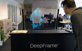 Vitrine holographique de réalité mixte : DeepFrame