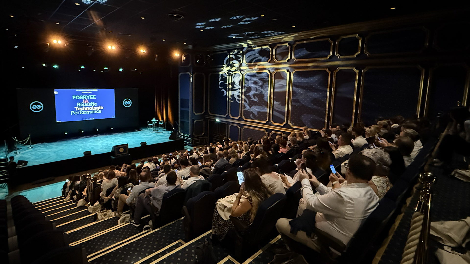 Audience voting live on smartphones