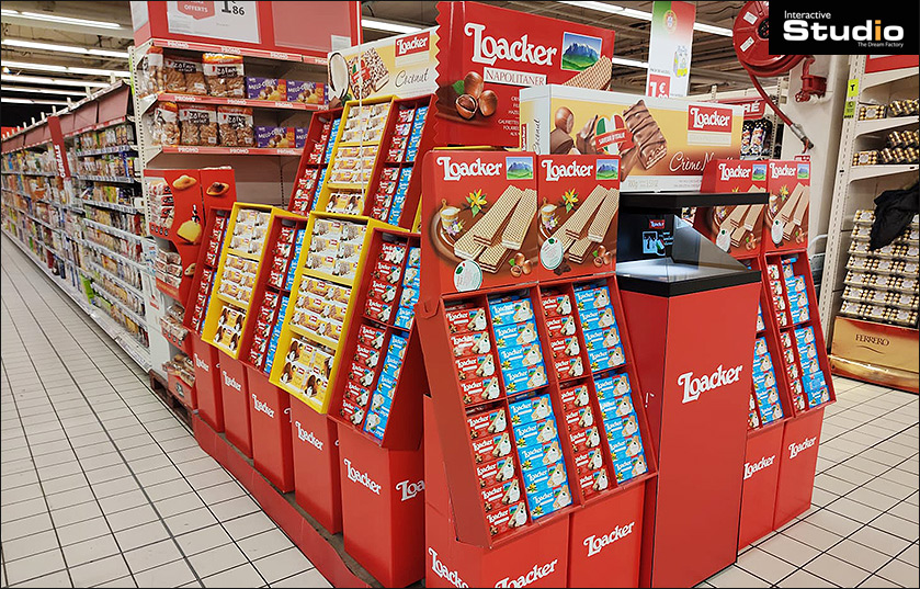 Installation magasin borne holographique Loacker Installation magasin borne holographique Loacker