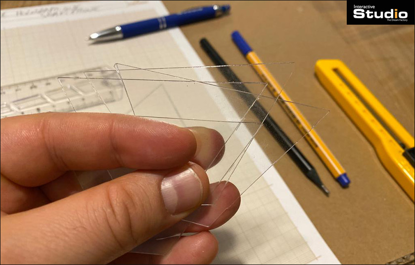 Fabriquez un projecteur holographique pour smartphone et visualisez le Virus COVID-19 en 3D Fabriquez un projecteur holographique pour smartphone et visualisez le Virus COVID-19 en 3D